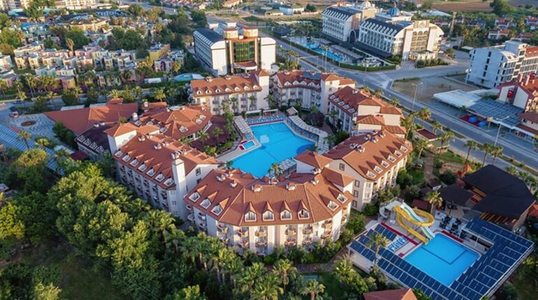 Hotel Orfeus Park: fotografie vybavení exteriérů a interiérů ubytování.