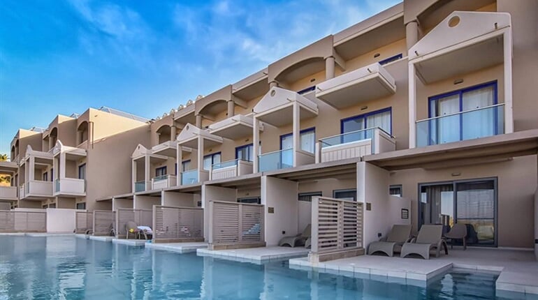 Hotel Kresten Palace: fotografie vybavení exteriérů a interiérů ubytování.