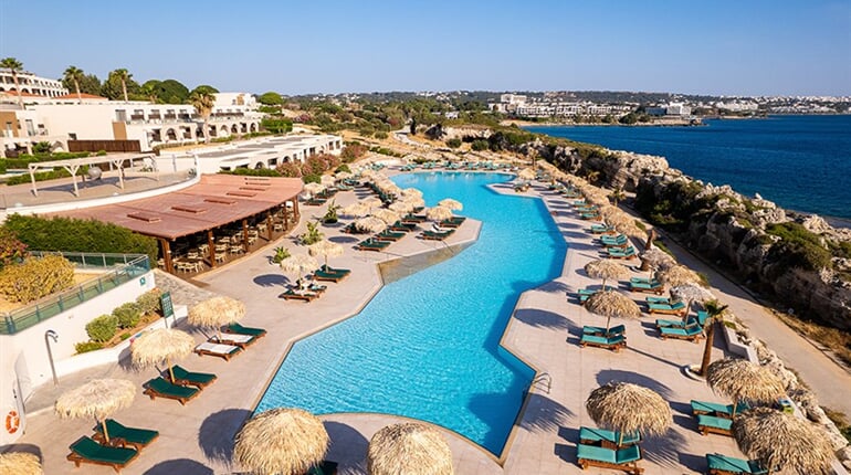 Hotel Kresten Royal Euphoria Resort: fotografie vybavení exteriérů a interiérů ubytování.