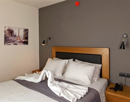 Hotel Evita Resort: fotografie vybavení exteriérů a interiérů ubytování.