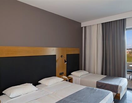 Hotel Evita Resort: fotografie vybavení exteriérů a interiérů ubytování.