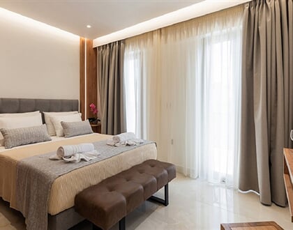 Hotel The Wine: fotografie vybavení exteriérů a interiérů ubytování.