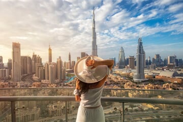 Dámská jízda v Dubaji + PLAVBA V DUBAI MARINA + LET BALÓNEM (letecky z Prahy)