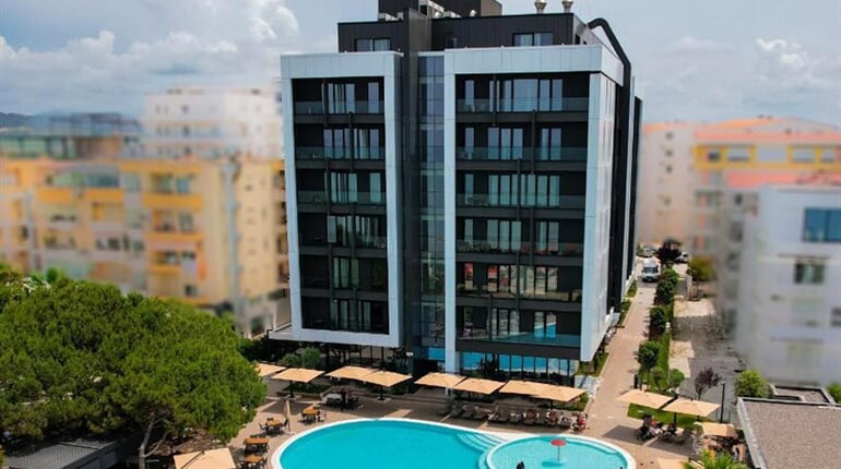 Hotel Supreme: fotografie vybavení exteriérů a interiérů ubytování.