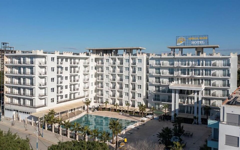 Hotel Amelia Mare: fotografie vybavení exteriérů a interiérů ubytování.
