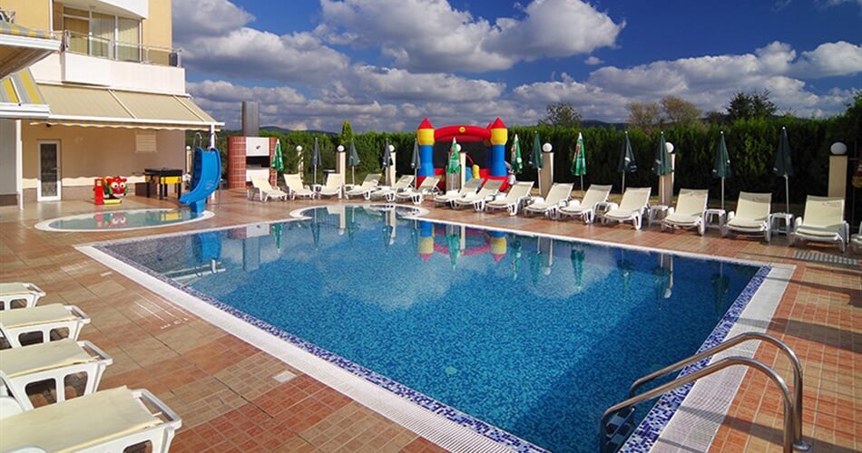 Hotel Plamena Palace: fotografie vybavení exteriérů a interiérů ubytování.