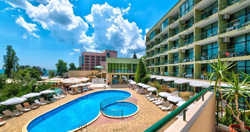Palm-Beach-Hotel-2
