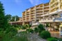 Hotel Madara Park: fotografie vybavení exteriérů a interiérů ubytování.
