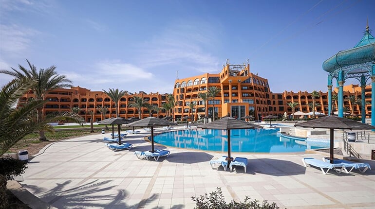 Hotel Calimera Blend Paradise Resort: fotografie vybavení exteriérů a interiérů ubytování.