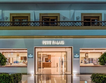 Hotel Mitsis Petit Palais: fotografie vybavení exteriérů a interiérů ubytování.