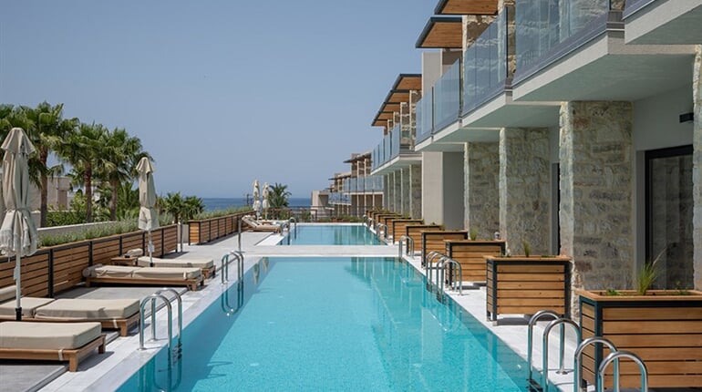 Hotel Georgioupolis Suites: fotografie vybavení exteriérů a interiérů ubytování.