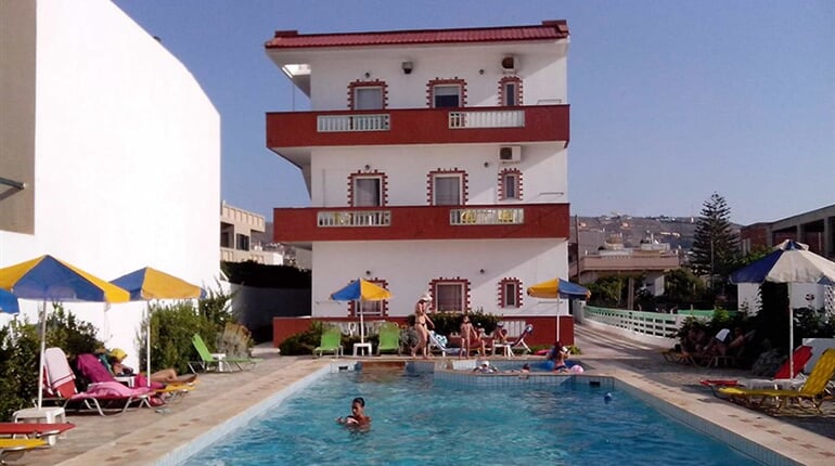 Aparthotel Haris Beach: fotografie vybavení exteriérů a interiérů ubytování.