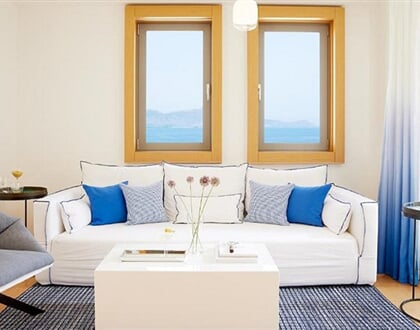 Hotel Lindos Blu Luxury & Suites: fotografie vybavení exteriérů a interiérů ubytování.