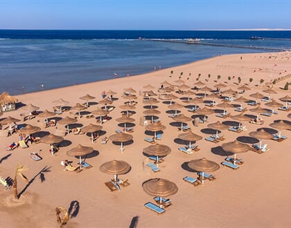 Hotel Amwaj Oyoun Beach Resort: fotografie vybavení exteriérů a interiérů ubytování.