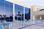 Hotel Amwaj Oyoun Beach Resort: fotografie vybavení exteriérů a interiérů ubytování.