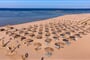 Hotel Amwaj Oyoun Beach Resort: fotografie vybavení exteriérů a interiérů ubytování.