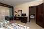 Hotel Amwaj Oyoun Beach Resort: fotografie vybavení exteriérů a interiérů ubytování.