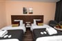 Hotel Amwaj Oyoun Beach Resort: fotografie vybavení exteriérů a interiérů ubytování.
