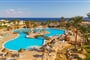 Hotel Parrotel Beach Resort: fotografie vybavení exteriérů a interiérů ubytování.