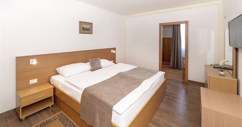 Omorika hotel - čtyřlůžkový rodinný pokoj, Family - Punat (ostrov Krk) - 101 CK Zemek - Chorvatsko