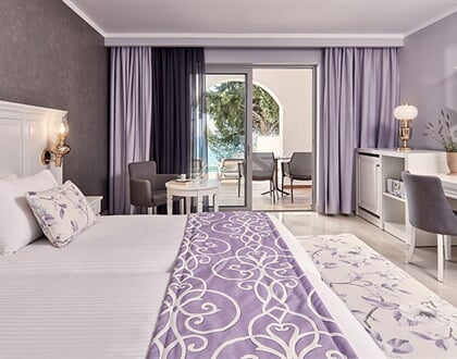 Hotel Esperos Village Blue & Spa: fotografie vybavení exteriérů a interiérů ubytování.