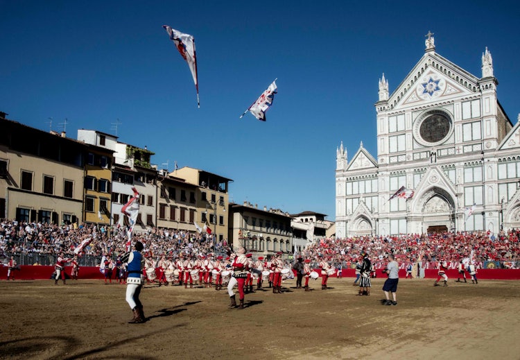 flag throwing calcio storic visitflorence