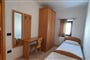 Edi, PT   Apt. 2 TRILO 5 6 (9)