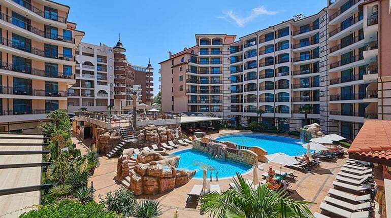 Hotel Karolina: fotografie vybavení exteriérů a interiérů ubytování.