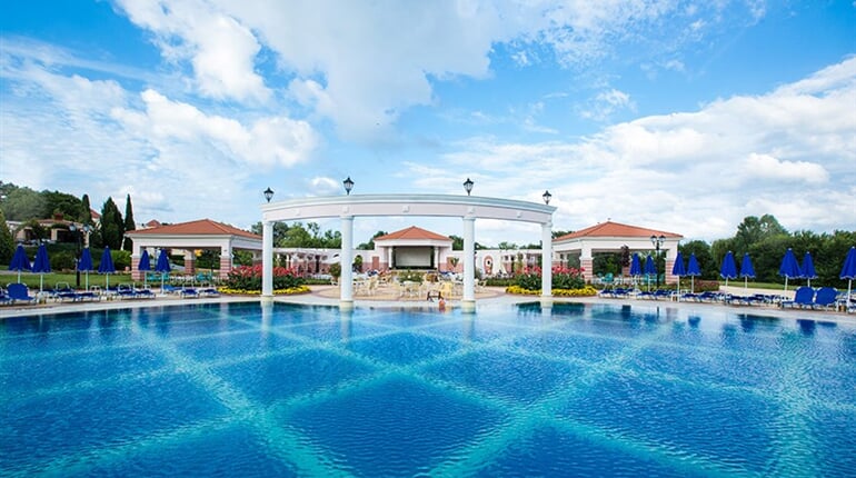 Hotel Duni Royal Resort: fotografie vybavení exteriérů a interiérů ubytování.
