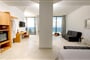Hotel Mythical Coast Wellness Retreat: fotografie vybavení exteriérů a interiérů ubytování.