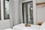 Hotel Mythical Coast Wellness Retreat: fotografie vybavení exteriérů a interiérů ubytování.