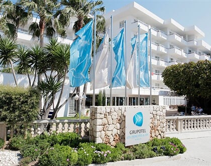 Aparthotel Grupotel Los Príncipes & Spa: fotografie vybavení exteriérů a interiérů ubytování.