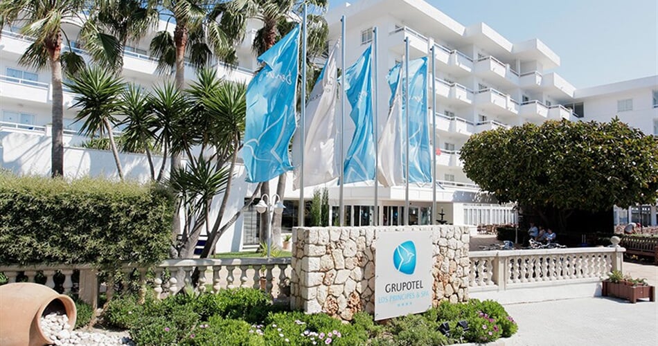 Aparthotel Grupotel Los Príncipes & Spa: fotografie vybavení exteriérů a interiérů ubytování.