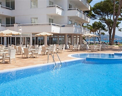 Aparthotel Grupotel Los Príncipes & Spa: fotografie vybavení exteriérů a interiérů ubytování.