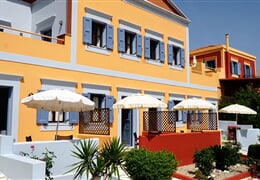 Město Symi - Aparthotel Taxiarchis