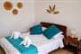 Aparthotel Taxiarchis: fotografie vybavení exteriérů a interiérů ubytování.