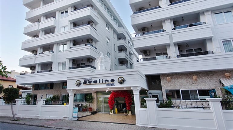 Hotel Sealine Bonapart: fotografie vybavení exteriérů a interiérů ubytování.