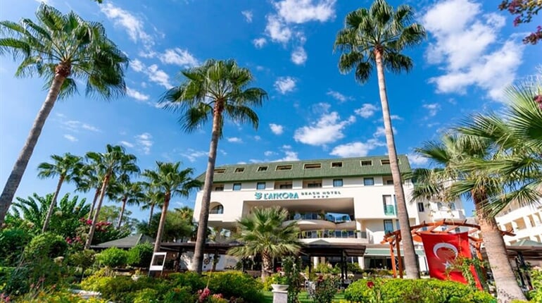 Hotel L'Ancora Beach: fotografie vybavení exteriérů a interiérů ubytování.