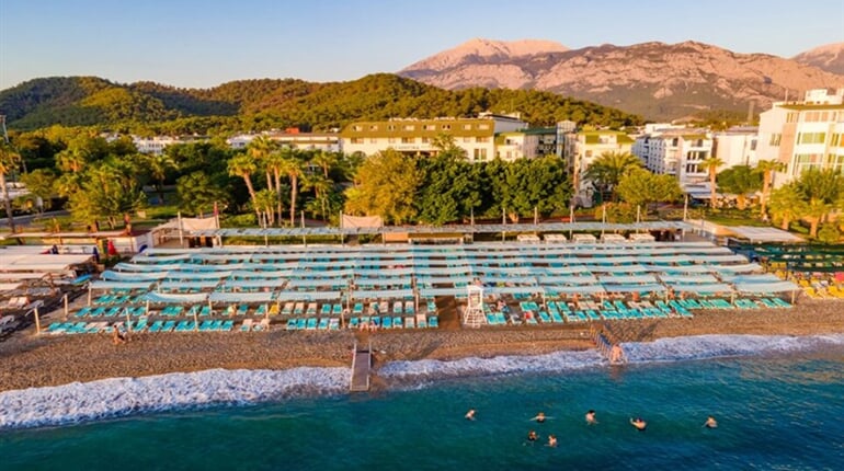 Hotel L'Ancora Beach: fotografie vybavení exteriérů a interiérů ubytování.