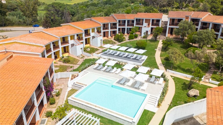 Bazén u residence, Palau, Sardinie