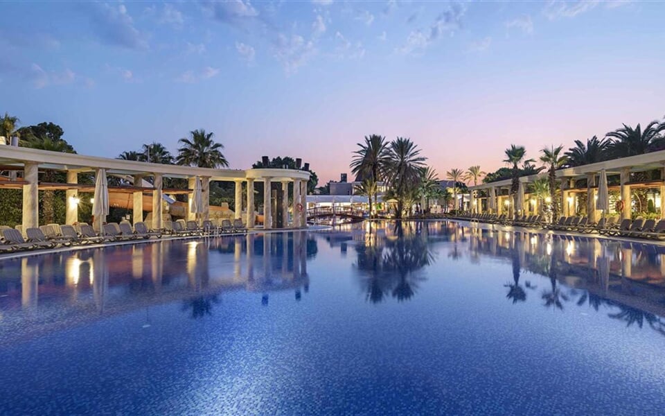 csm_ayt31075-tml-belek-activity-pool-6_53f2977464