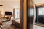 198 AQUA deluxe double with bathroom scaled 017