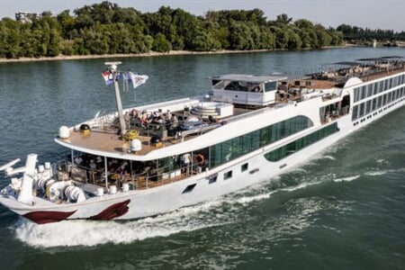 PREMIUM - Romantika u řeky Mohan 2025 (CLEA)