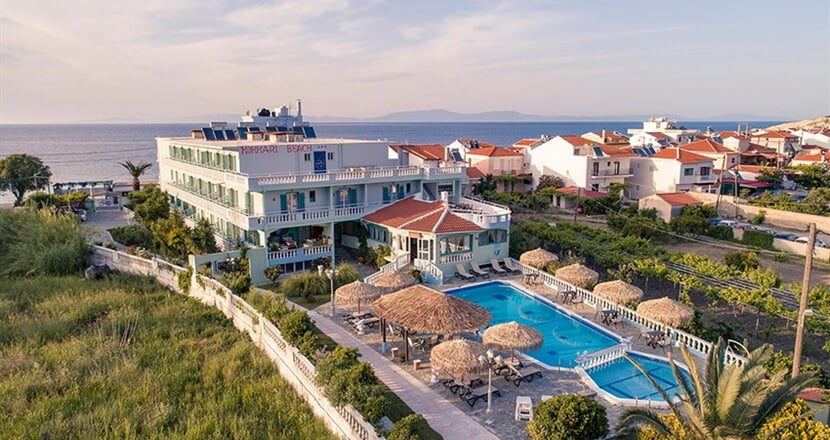 Hotel Kokkari Beach: fotografie vybavení exteriérů a interiérů ubytování.