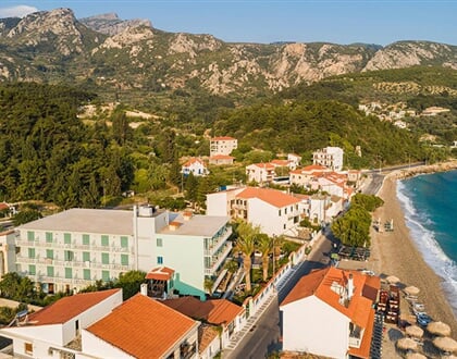 Hotel Kokkari Beach: fotografie vybavení exteriérů a interiérů ubytování.