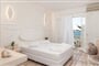 Hotel Kokkari Beach: fotografie vybavení exteriérů a interiérů ubytování.