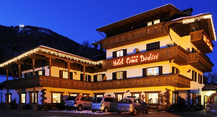 Hotel Cima Dodici   Valgo di Fassa (1)