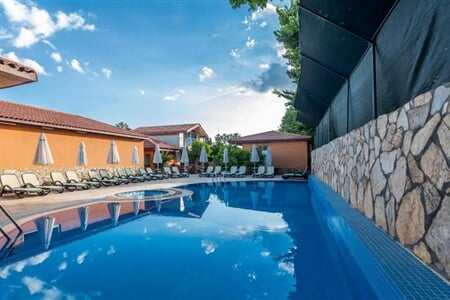 Side - Ozlem Garden