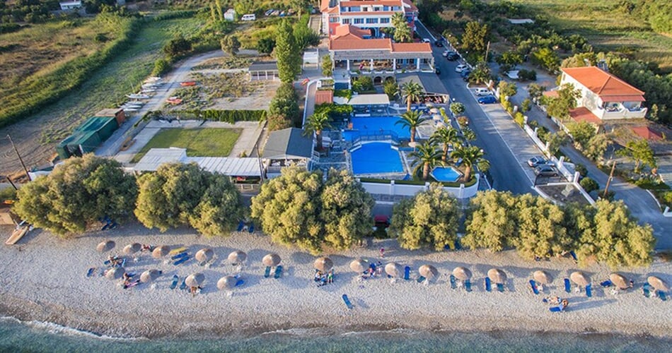 Hotel Zefiros Beach: fotografie vybavení exteriérů a interiérů ubytování.