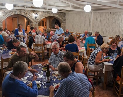 Hotel Zefiros Beach: fotografie vybavení exteriérů a interiérů ubytování.